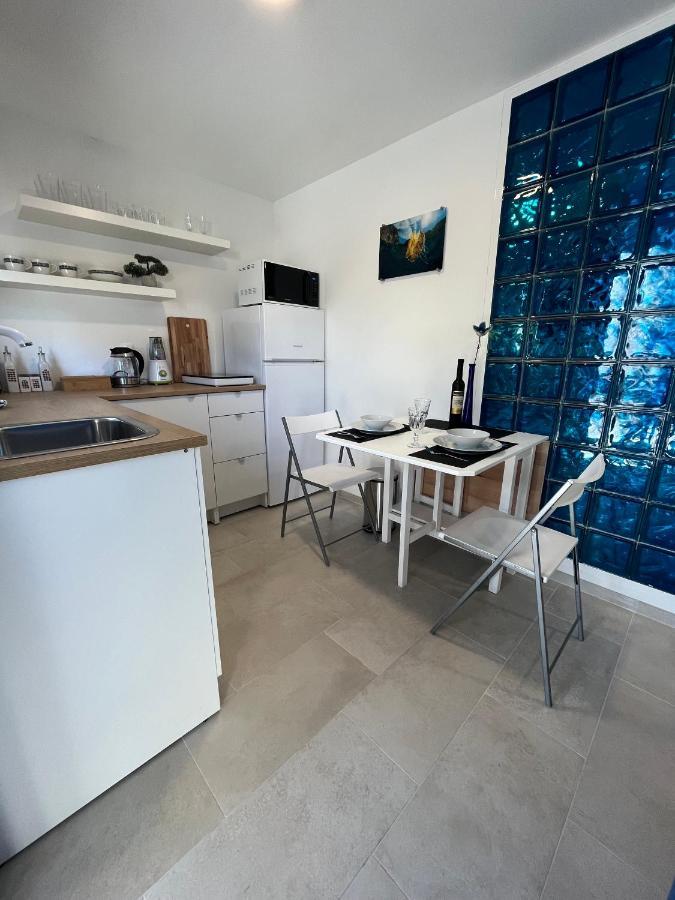 Blue Penguin Apartamento Pinezići Exterior foto